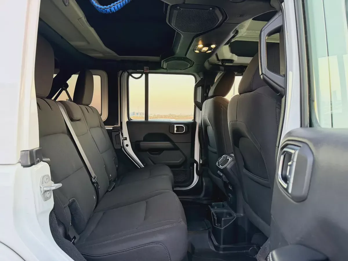 (2021) JEEP WRANGLER //SAHARA// GCC FULL OPTION -ORIGINAL PAINT--13-13