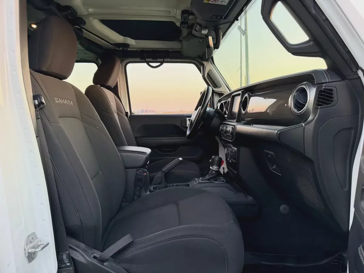 (2021) JEEP WRANGLER //SAHARA// GCC FULL OPTION -ORIGINAL PAINT--14-14