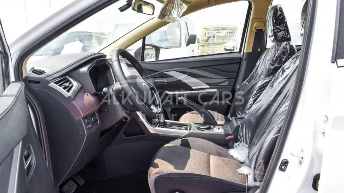 Mitsubishi Xpander CROSS PREMIUM Mitsubishi X Pander 1.5L  Petrol 2023-10-0