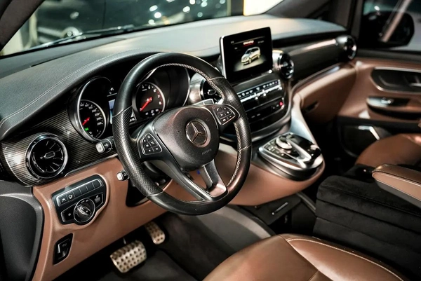 Mercedes-Benz V-Class V 250, 2020, GCC Specs