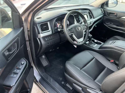 Toyota Highlander LE 2019 Toyota Highlander 3.5L V6 - AWD 4x4 - Rear Camera - Leather seat 7 --11