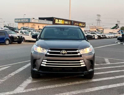 Toyota Highlander LE 2019 Toyota Highlander 3.5L V6 - AWD 4x4 - Rear Camera - Leather seat 7 --2