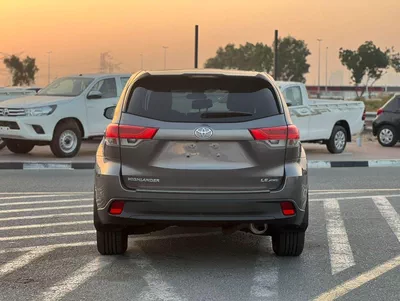 Toyota Highlander LE 2019 Toyota Highlander 3.5L V6 - AWD 4x4 - Rear Camera - Leather seat 7 --7