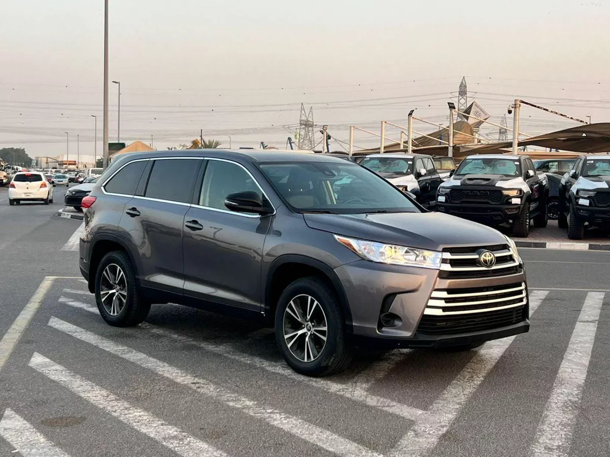 Toyota Highlander LE 2019 Toyota Highlander 3.5L V6 - AWD 4x4 - Rear Camera - Leather seat 7 -