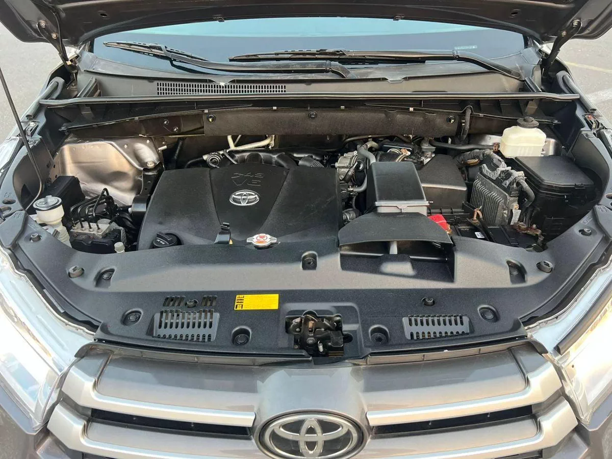 Toyota Highlander LE 2019 Toyota Highlander 3.5L V6 - AWD 4x4 - Rear Camera - Leather seat 7 --19-0