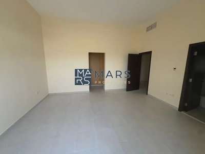 Luxurious 4bedrooms Vvilla is available for rent in barashii sharjah-13