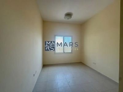 Luxurious 4bedrooms Vvilla is available for rent in barashii sharjah-19