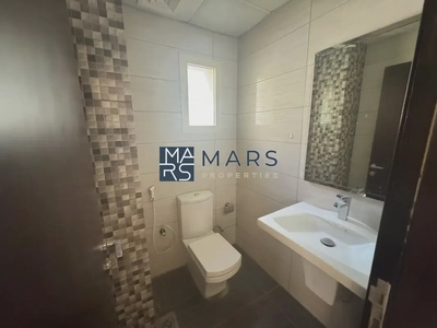 Luxurious 4bedrooms Vvilla is available for rent in barashii sharjah-25