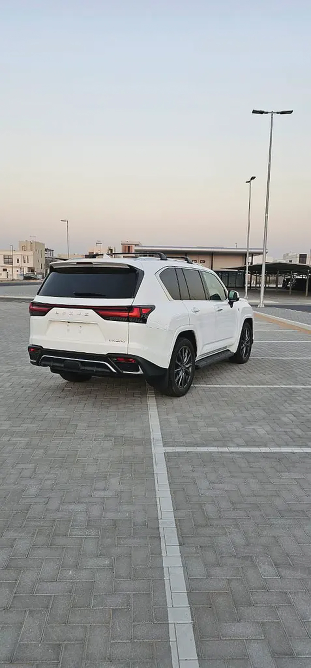 2023 Lexus LX 600 F Sport - American Specs-4-4