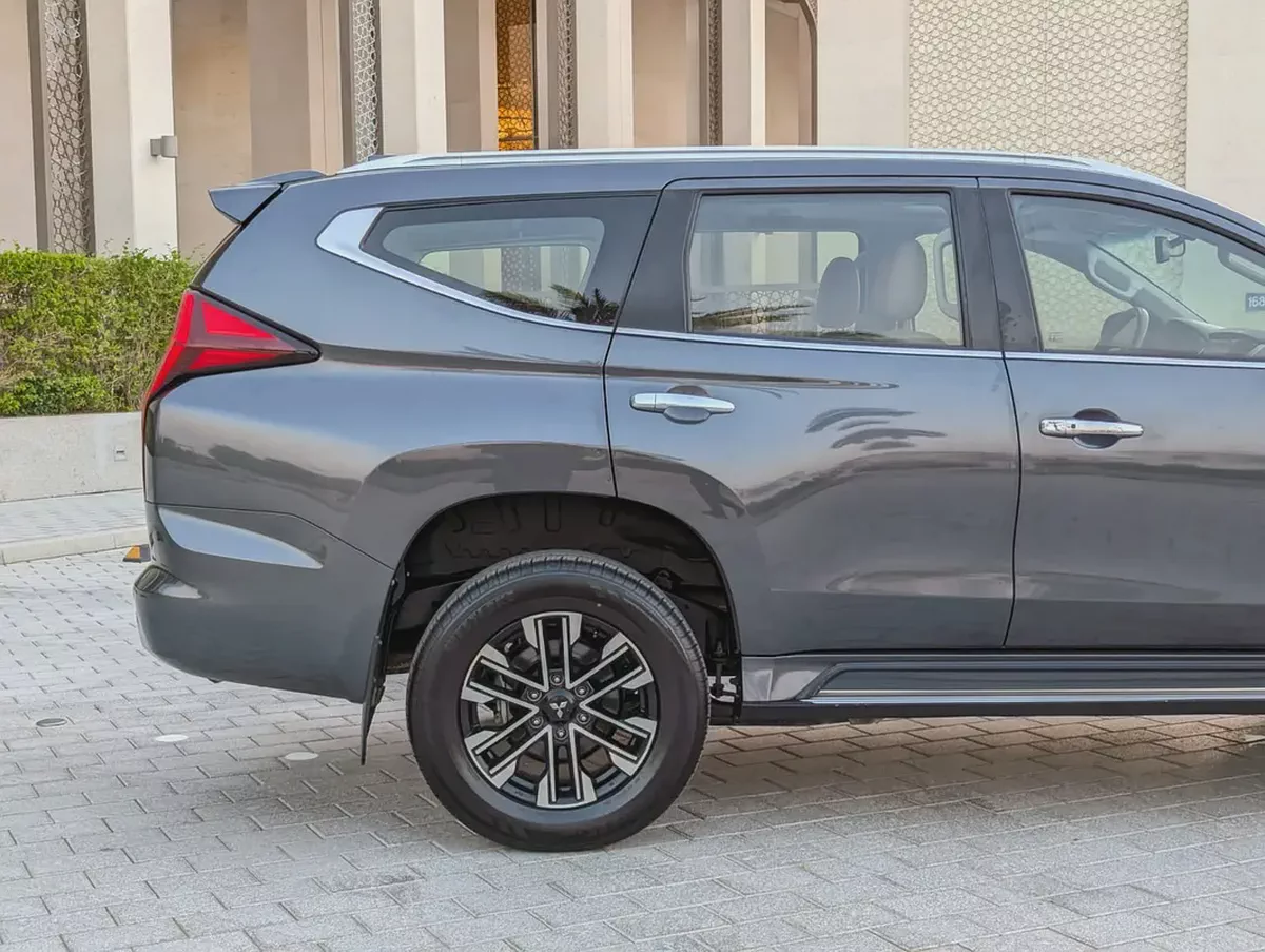 MITSUBISHI MONTERO SPORT 2021 GLS TOP LINE FULL OPTION GCC IN EXCELLENT CONDITION-11-11