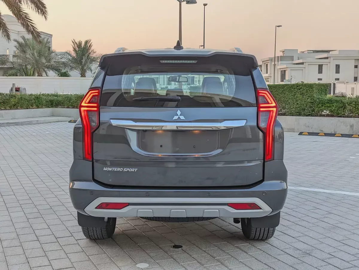 MITSUBISHI MONTERO SPORT 2021 GLS TOP LINE FULL OPTION GCC IN EXCELLENT CONDITION-18-18