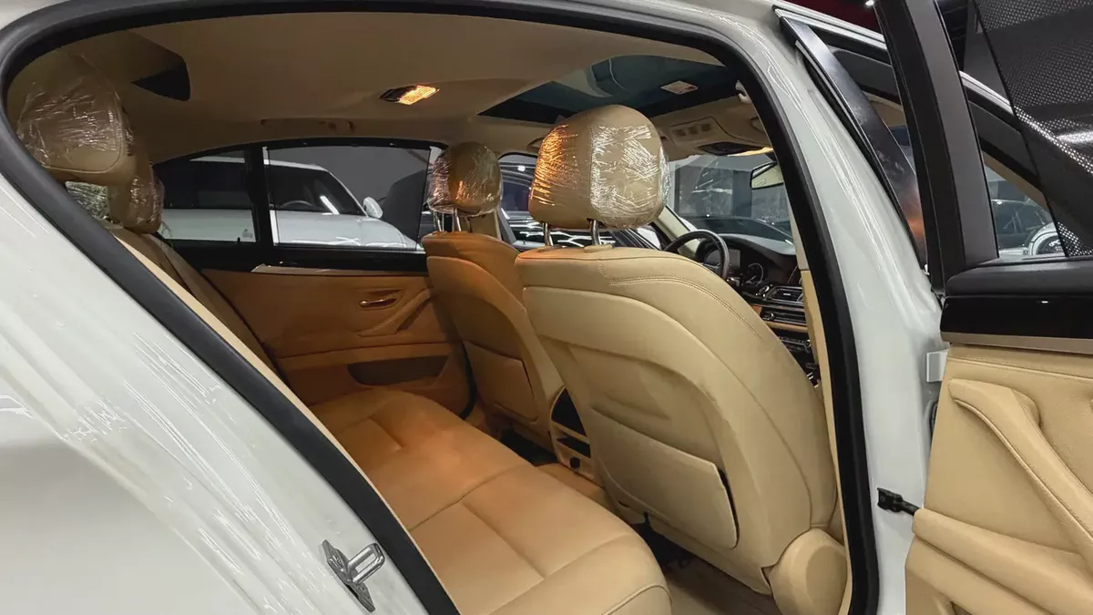 BMW 5-Series 520i Executive 2015 | GCC Specs | Low Mileage-12-12