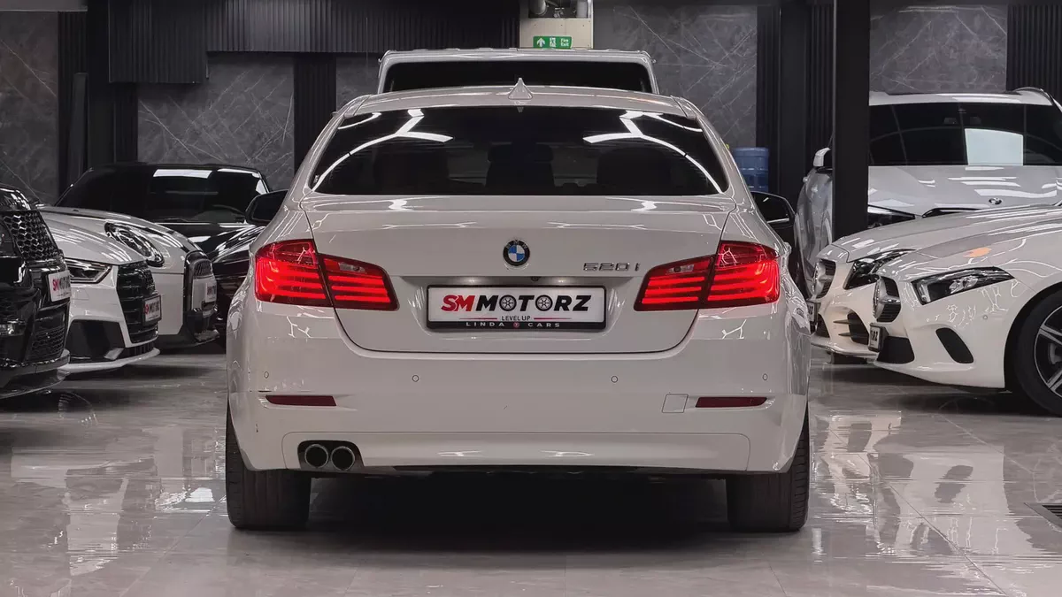 BMW 5-Series 520i Executive 2015 | GCC Specs | Low Mileage-5-5