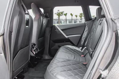 BMW iX xDrive40 2022 Korean Specs - Electric Luxury SUV-9