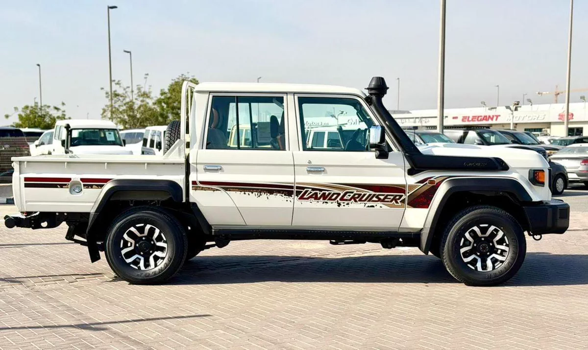 Toyota Land Cruiser Pick Up 2026 LC79 Double Cabin 4,0L petrol Full option Oman spec-16-0