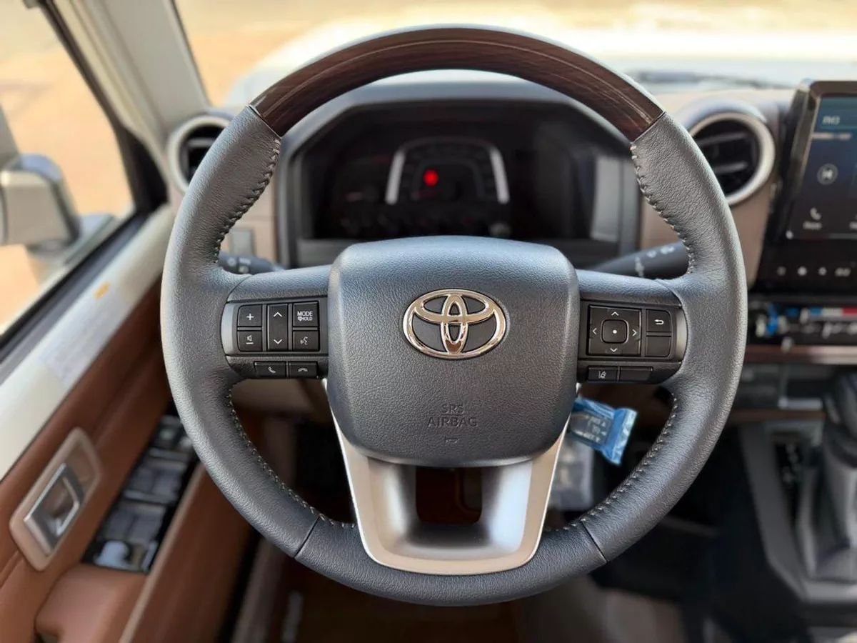 Toyota Land Cruiser Pick Up 2026 LC79 Double Cabin 4,0L petrol Full option Oman spec-7-0