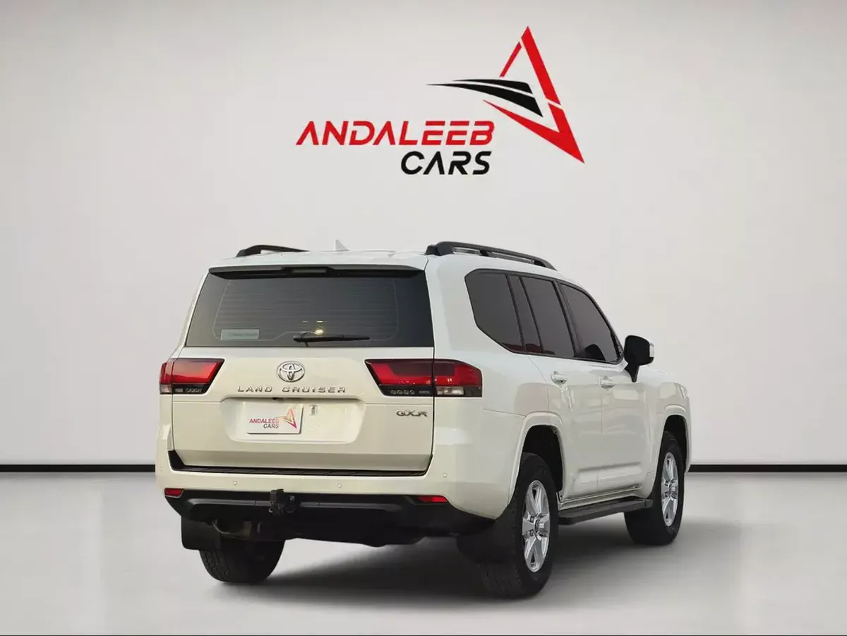 TOYOTA LAND CRUISER EXR | 4.0L V6 | 7-SEATER | 2022 GCC-5-5