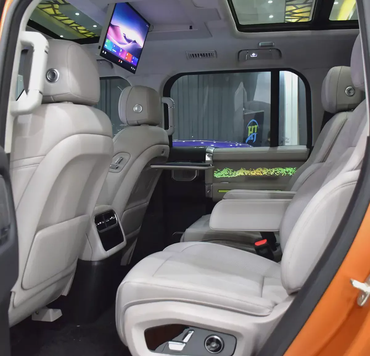 AED 3,570 EMi for 5Yrs | Jetour G700 Flagship / Ivory ( 2026 Model ) in Orange Color Color GCC Specs-17-17