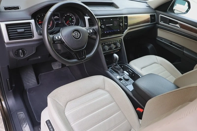 VOLKSWAGEN TERAMONT SEL V6 4MOTION - GCC SPECS - FULL SERVICE HISTORY FROM AGENCY - ACCIDENT FREE --11