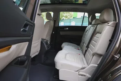VOLKSWAGEN TERAMONT SEL V6 4MOTION - GCC SPECS - FULL SERVICE HISTORY FROM AGENCY - ACCIDENT FREE --17