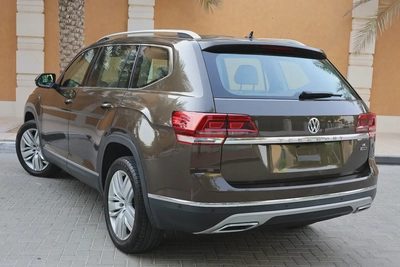 VOLKSWAGEN TERAMONT SEL V6 4MOTION - GCC SPECS - FULL SERVICE HISTORY FROM AGENCY - ACCIDENT FREE --4