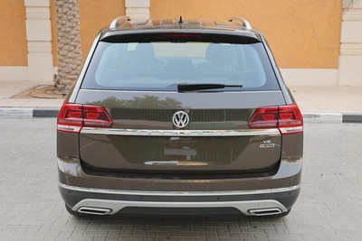 VOLKSWAGEN TERAMONT SEL V6 4MOTION - GCC SPECS - FULL SERVICE HISTORY FROM AGENCY - ACCIDENT FREE --7