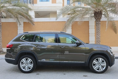 VOLKSWAGEN TERAMONT SEL V6 4MOTION - GCC SPECS - FULL SERVICE HISTORY FROM AGENCY - ACCIDENT FREE --8