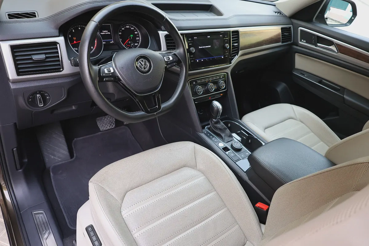 VOLKSWAGEN TERAMONT SEL V6 4MOTION - GCC SPECS - FULL SERVICE HISTORY FROM AGENCY - ACCIDENT FREE --11-11