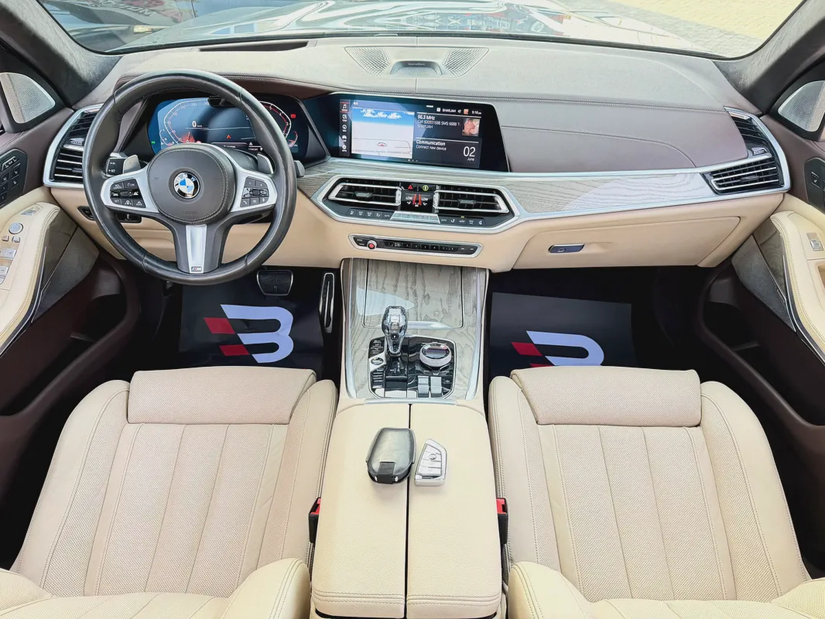 BMW X7 xdrive 50i رمادي / بيج 2019 خليجي-8-8