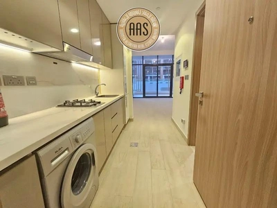 Luxurious Ultra Modern Brand Studio with And All 5 Star Amenities free-2