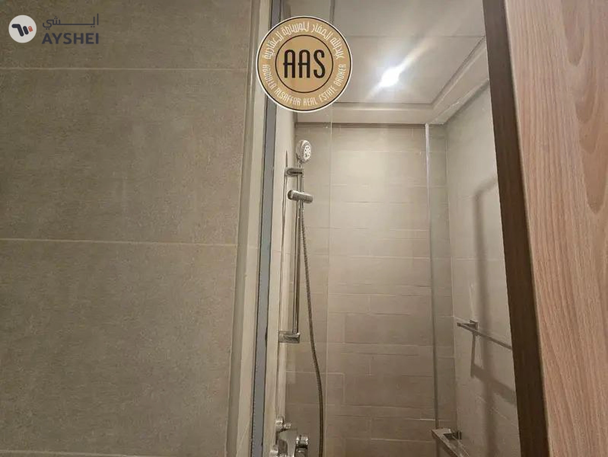 Luxurious Ultra Modern Brand Studio with And All 5 Star Amenities free-8-8