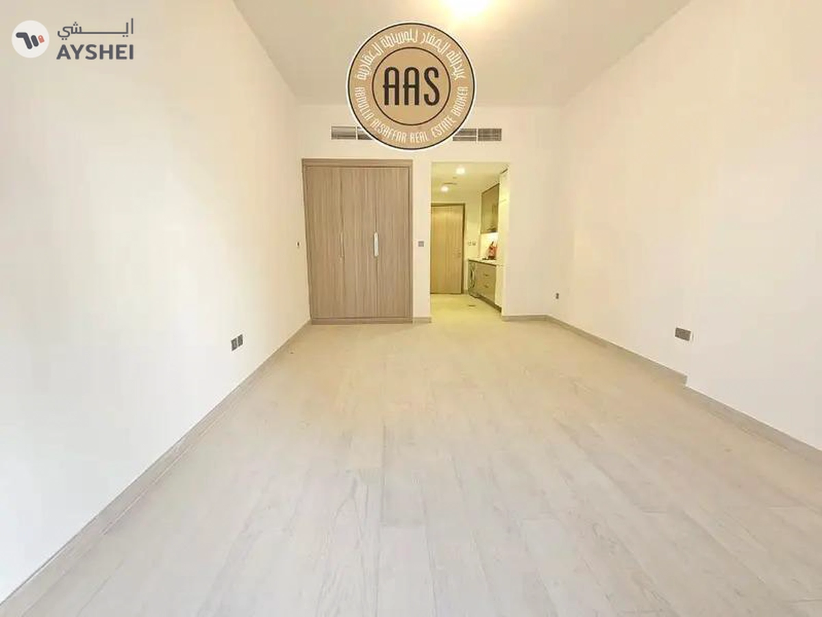 Luxurious Ultra Modern Brand Studio with And All 5 Star Amenities free-1-1