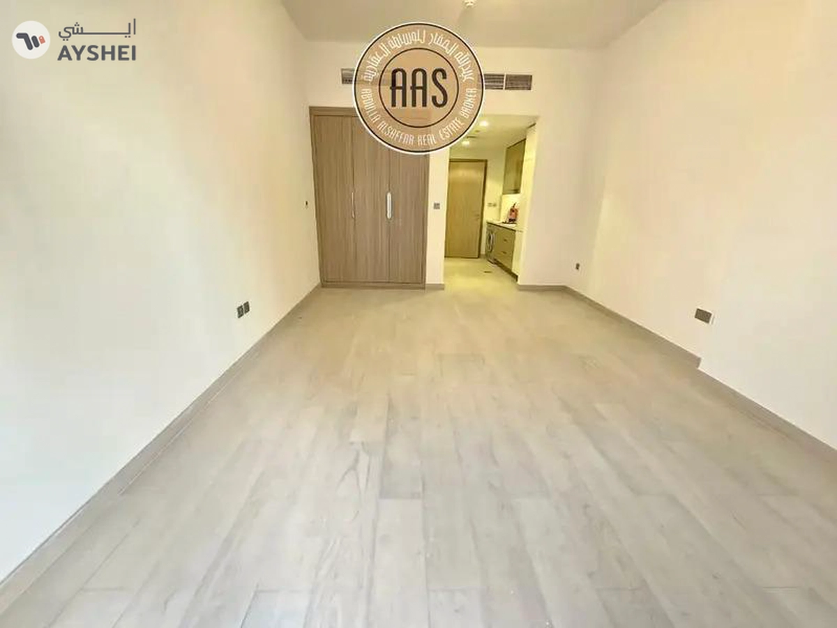 Luxurious Ultra Modern Brand Studio with And All 5 Star Amenities free-3-3