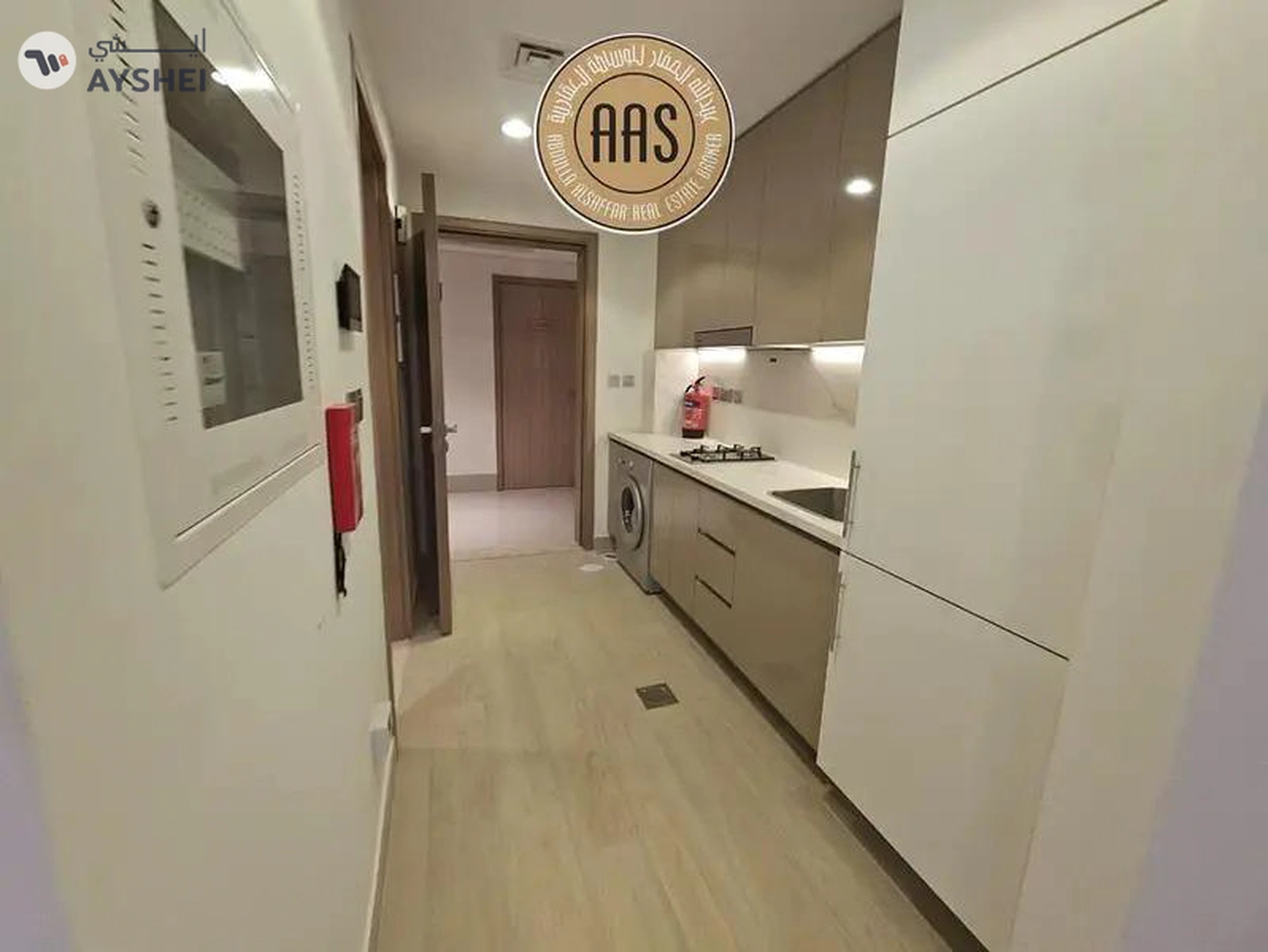 Luxurious Ultra Modern Brand Studio with And All 5 Star Amenities free-5-5