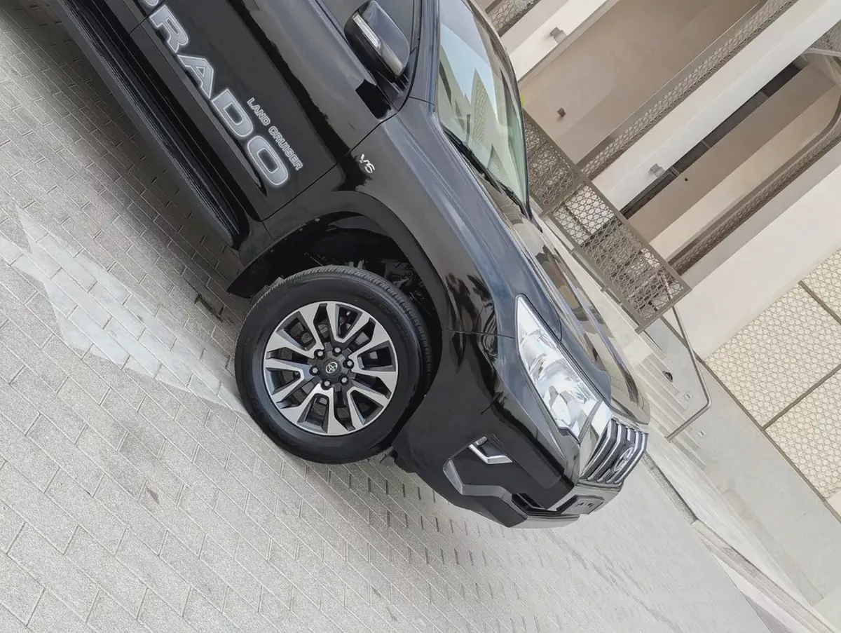 2022 Toyota Prado TXL Top Full Option GCC specs V6 4.0L Excellent Condition-9-9