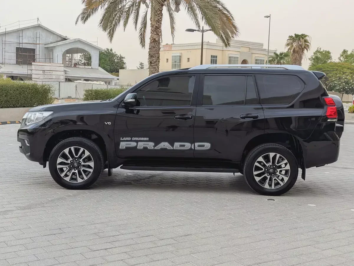 2022 Toyota Prado TXL Top Full Option GCC specs V6 4.0L Excellent Condition-6-6
