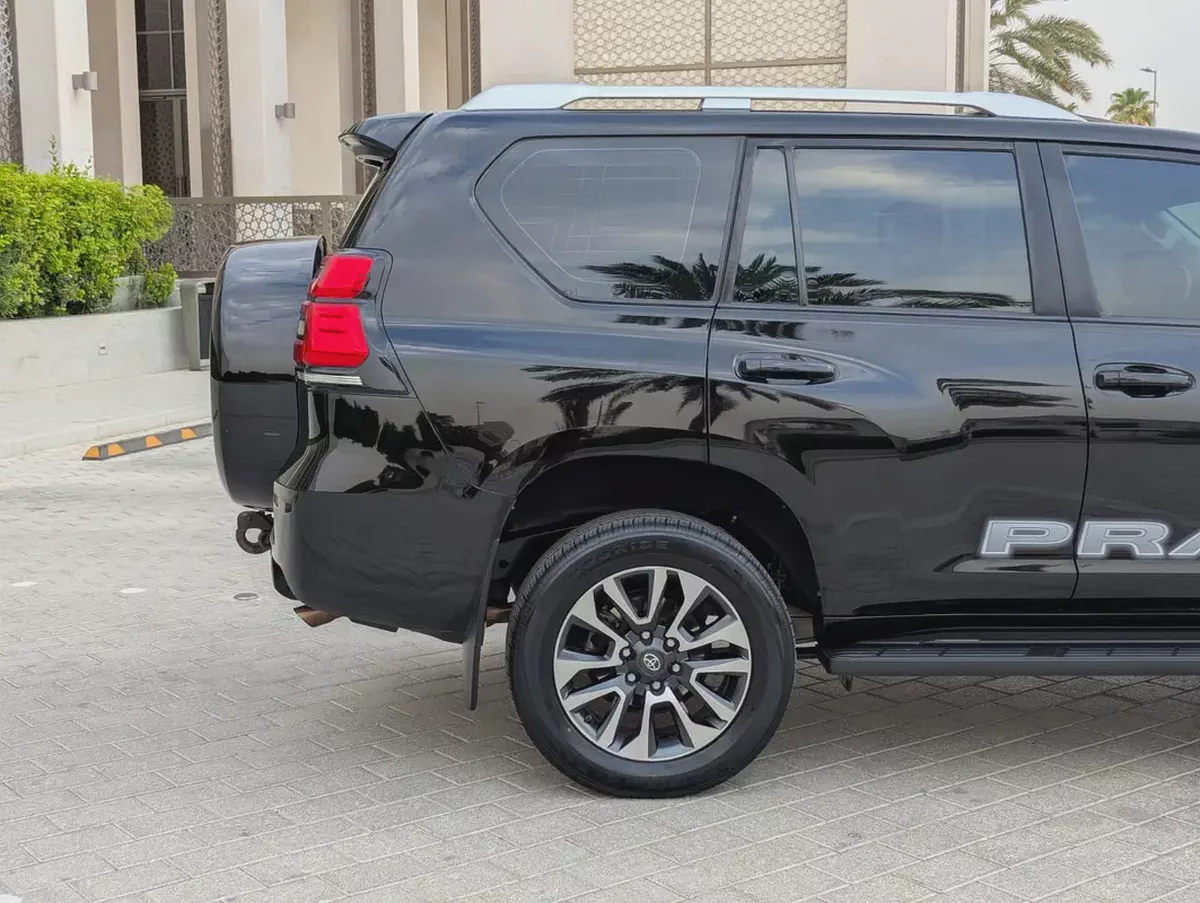 2022 Toyota Prado TXL Top Full Option GCC specs V6 4.0L Excellent Condition-8-8