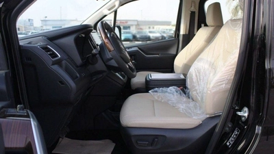 Toyota Granvia PREMIUM-16