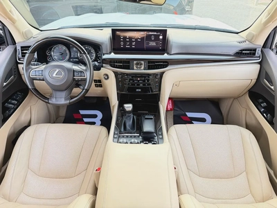 لكزس LX570 بلاتينيوم ابيض / بيج 2020 (الفطيم)-8