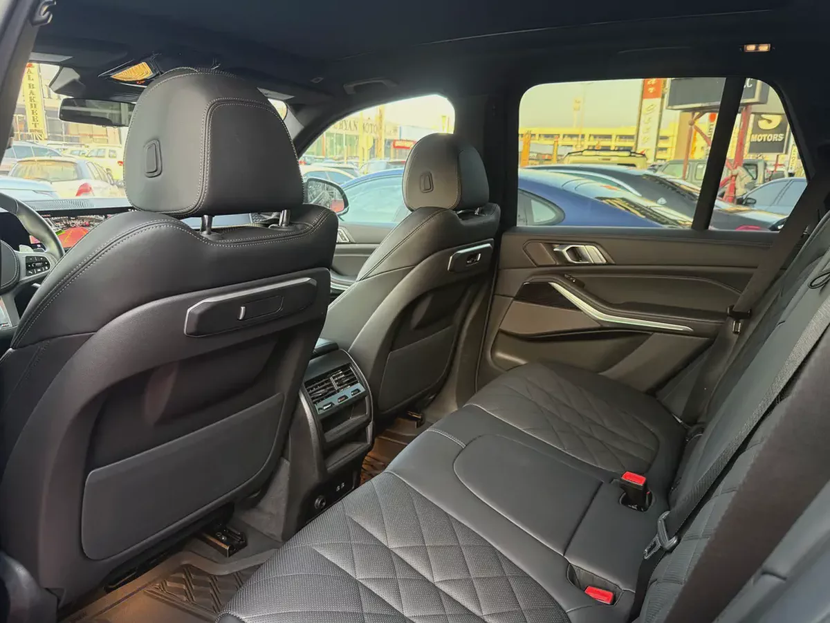 2025 BMW X5 xDrive40i M Sport - American Specs-9-9