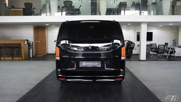 New Mercedes Benz V300 2025