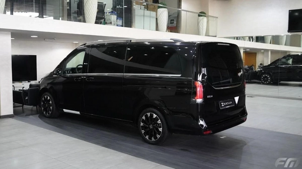 New Mercedes Benz V300 2025