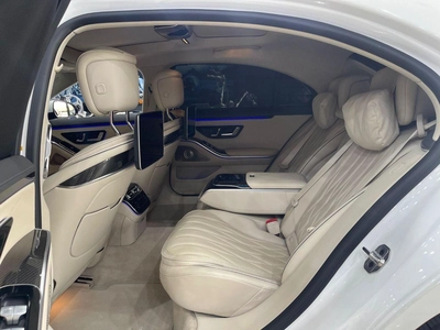 Mercedes Benz S63 AMG-11