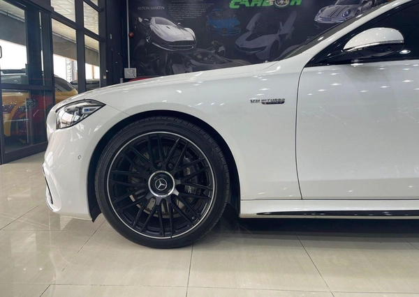Mercedes Benz S63 AMG