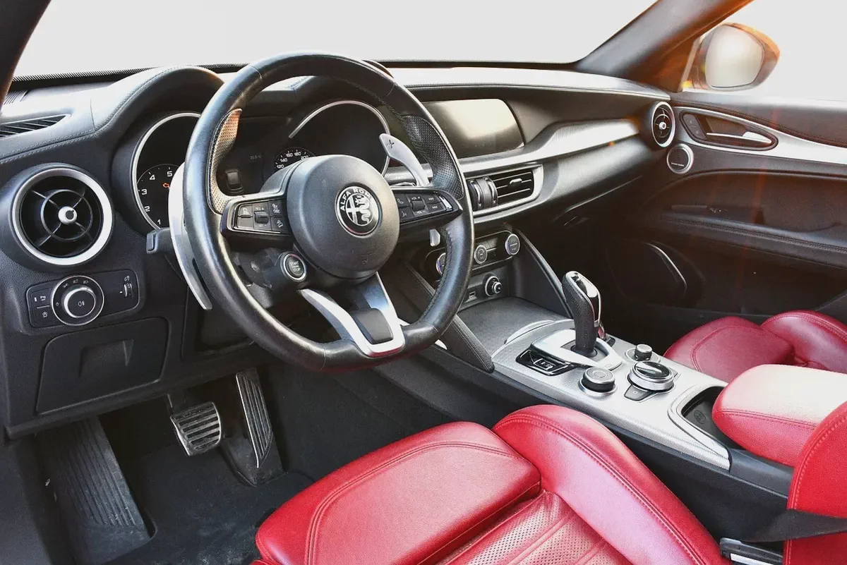 AED 1,915 / Month | Alfa Romeo | Stelvio Veloce | 2023 | Gargash Warranty and Service-9-9