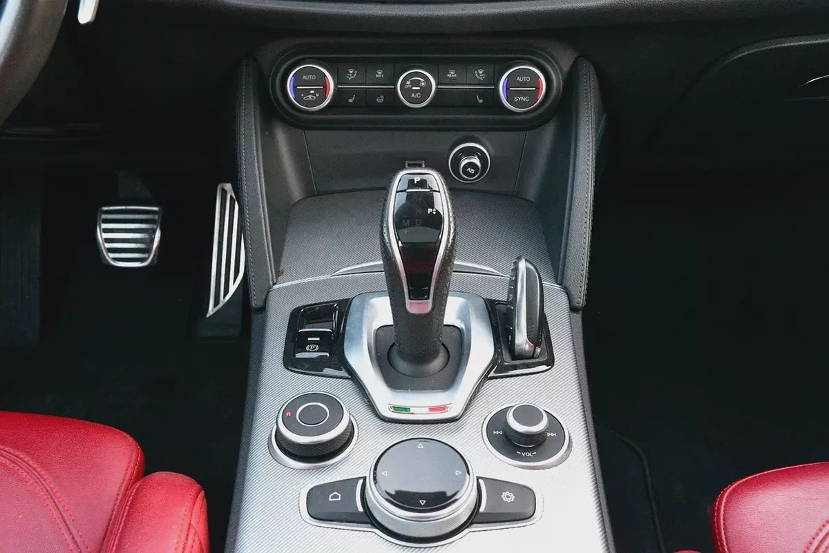 AED 1,915 / Month | Alfa Romeo | Stelvio Veloce | 2023 | Gargash Warranty and Service-16-16