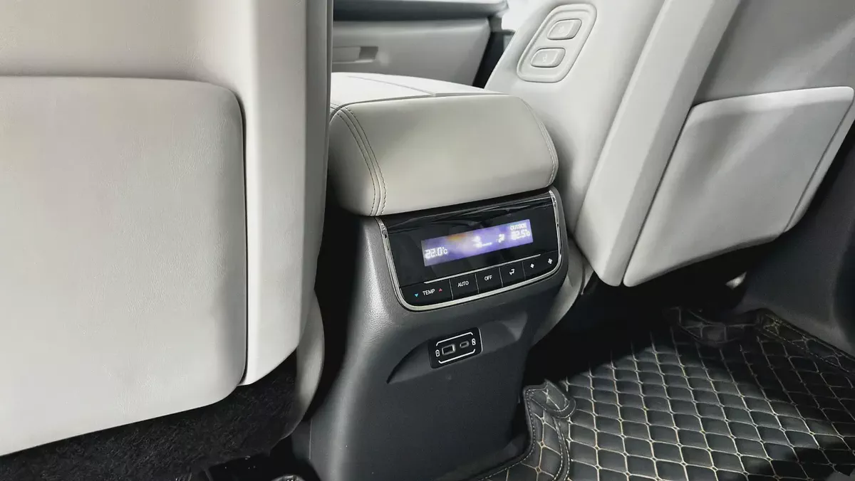 0% DP | AED 2,114 / Month | GAC | GS8 GX 2.0T 4WD Hybrid | 2026 | Gargash Warranty | Service History-16-16