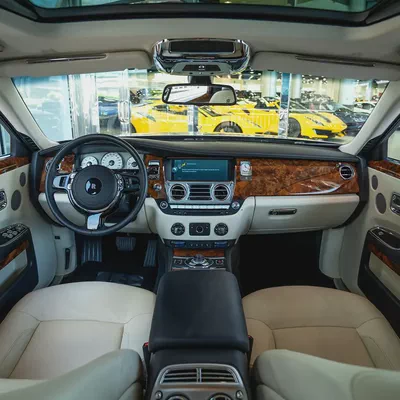 ROLLS ROYCE GHOST  2010  GCC DONE ONLY 30,000KM-12