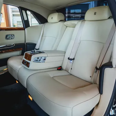 ROLLS ROYCE GHOST  2010  GCC DONE ONLY 30,000KM-13