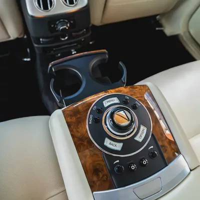 ROLLS ROYCE GHOST  2010  GCC DONE ONLY 30,000KM-18